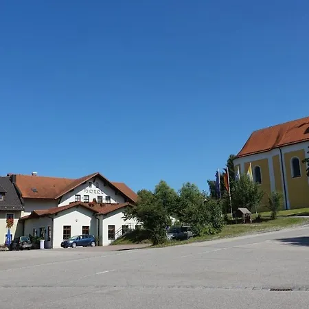 Lindenhof Hetzenbach 3*